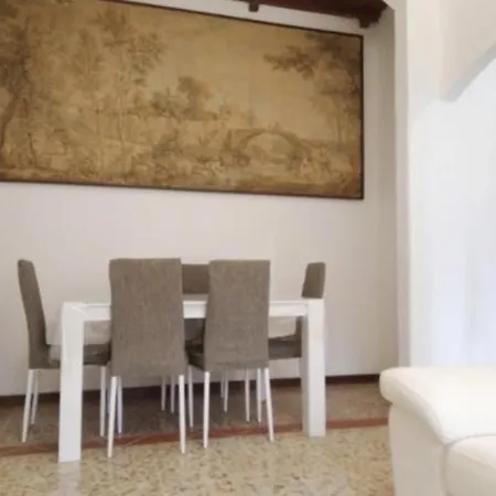 Lo Zio Apartment