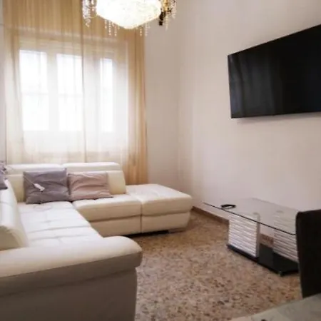 Lo Zio Apartment